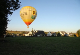 Ballon über Biebern